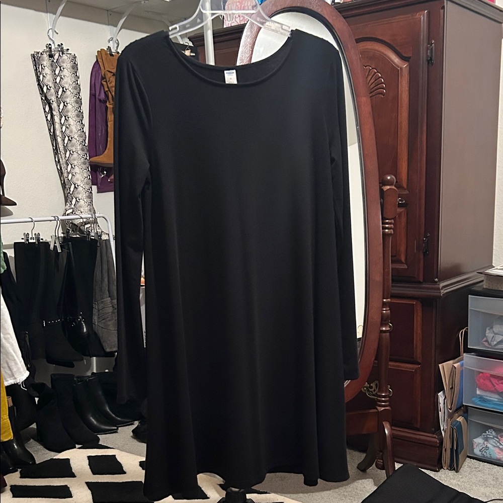Elegant Black Long Sleeve Dress
